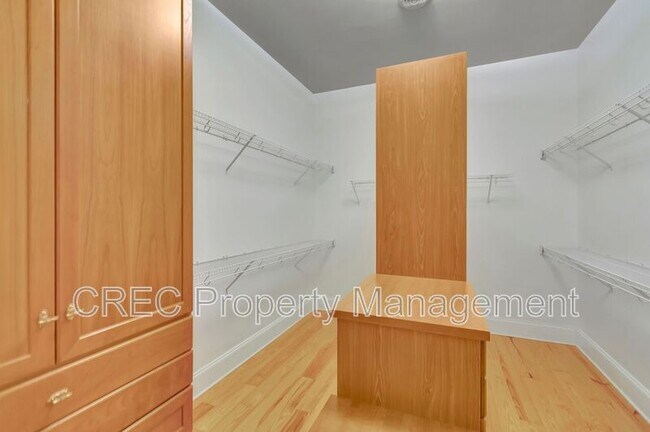 Building Photo - 1392 Eden Rd