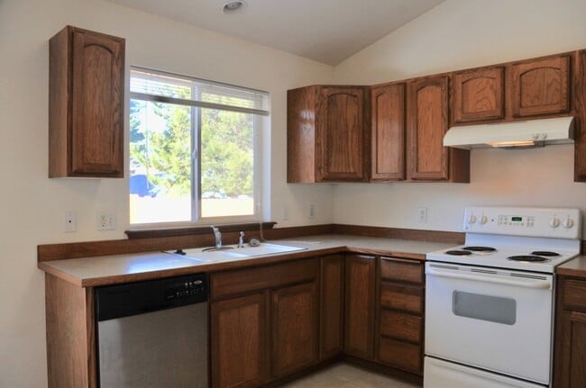 Building Photo - 3 bed 2 bath rancher with A/C