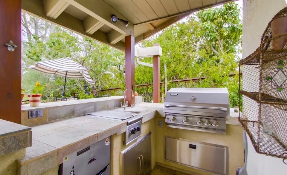 Shared BBQ - 2728 Lone Jack Rd