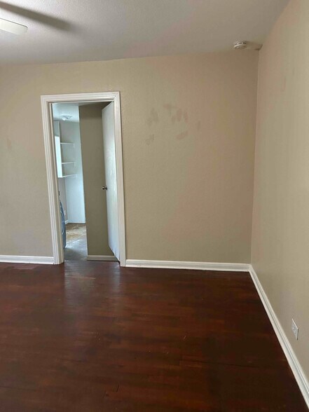 Building Photo - 1008 Pecan Ave