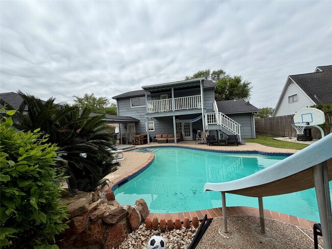 Building Photo - 15111 Chasehill Dr