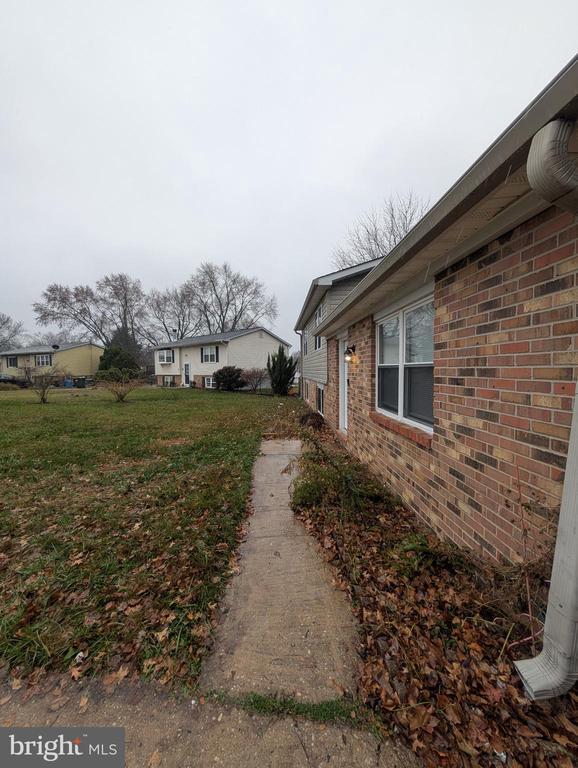 Building Photo - 2 Hawkesbury Ct