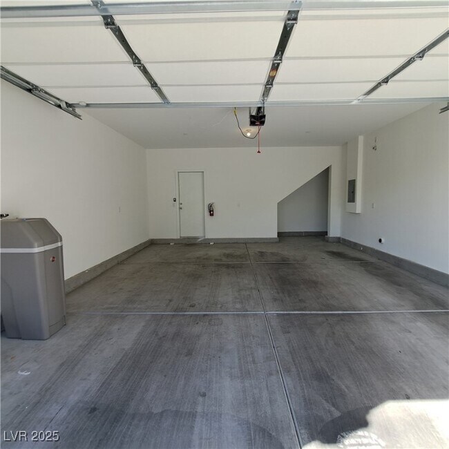 Building Photo - 965 Nevada State Dr