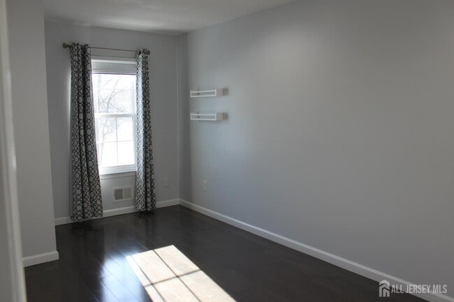 Building Photo - 83 Pheasant Run