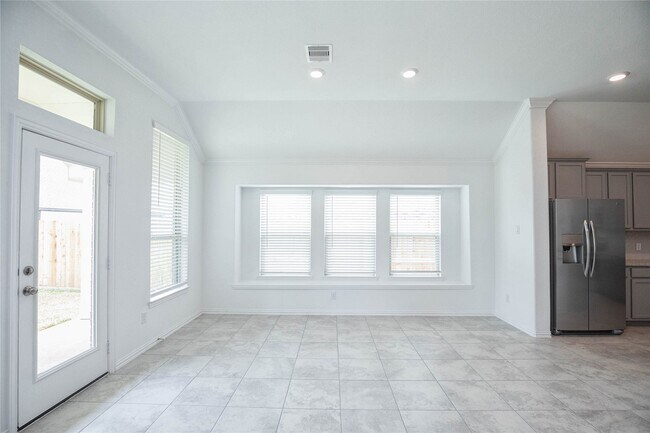 Building Photo - 8726 Fairbrook Dr