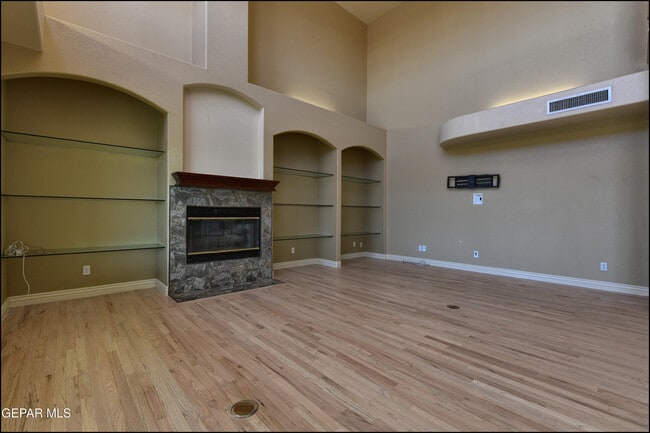 Building Photo - 6732 Pearl Ridge Dr