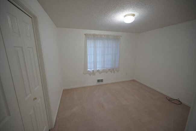 Building Photo - Charming 2 Bed, 2 Bath Condo in Sequim, WA