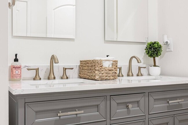 Building Photo - 35 Keystone Ave