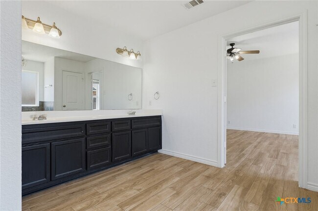 Building Photo - 2604 Montague County Dr