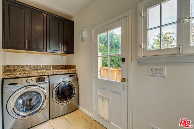 Building Photo - 329 N McCadden Pl
