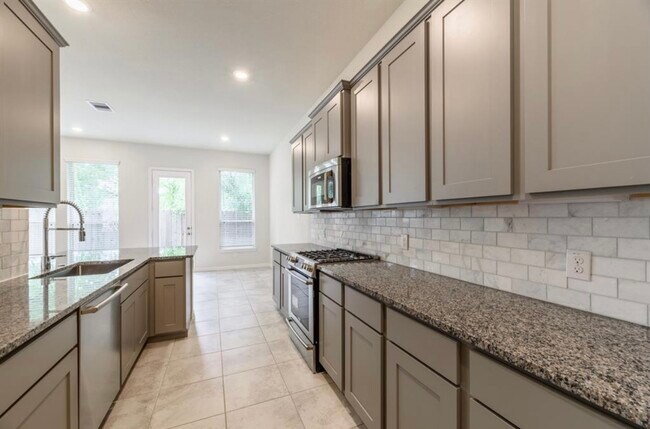 Building Photo - 711 Embercove Dr