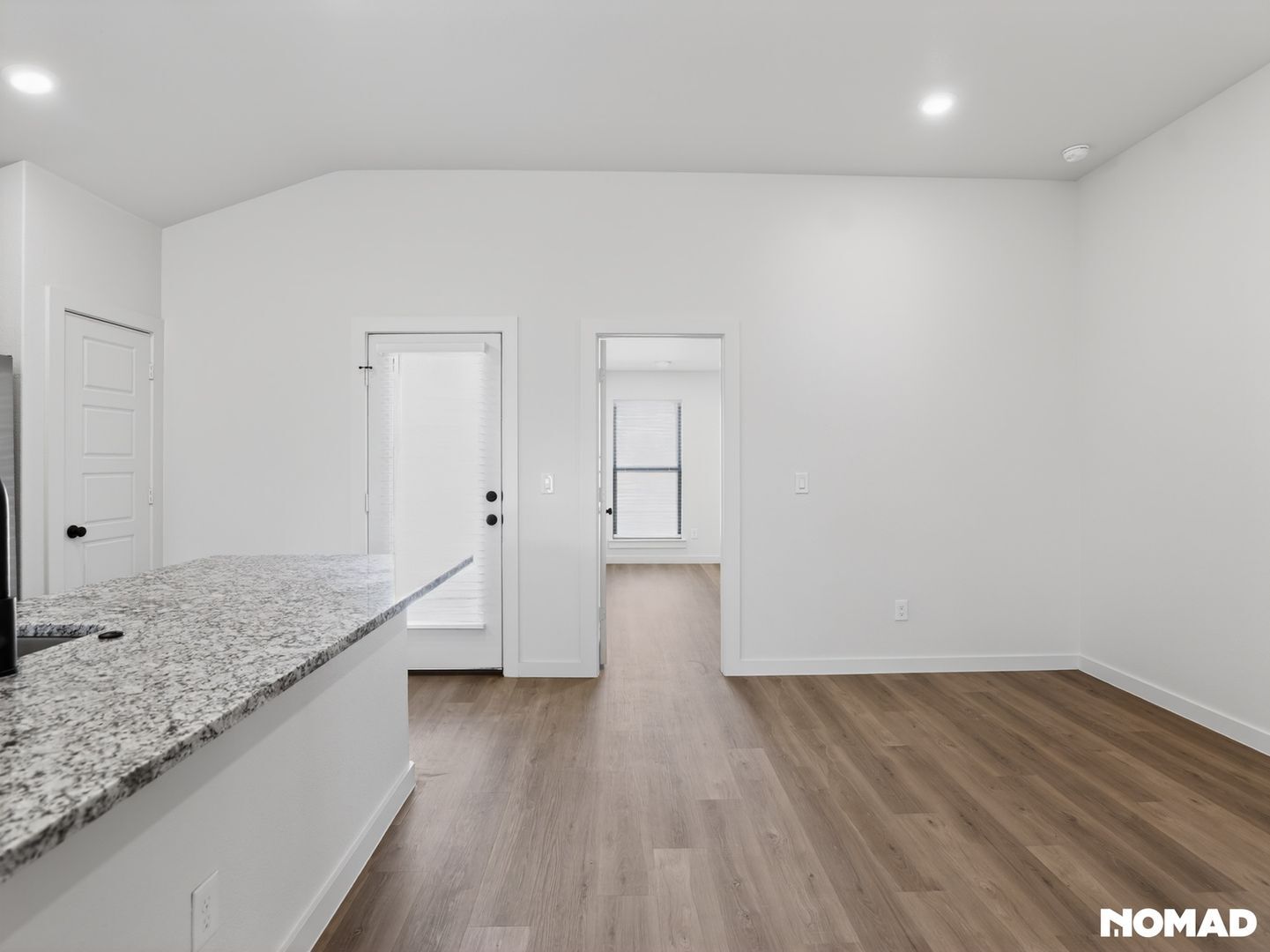 Building Photo - 2152 Langford Ave