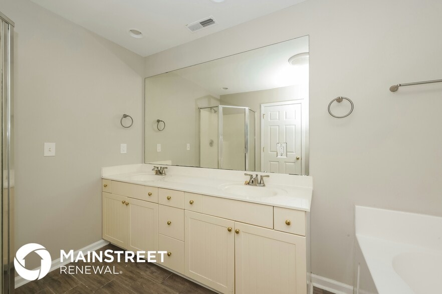 Building Photo - 548 Windy Rd