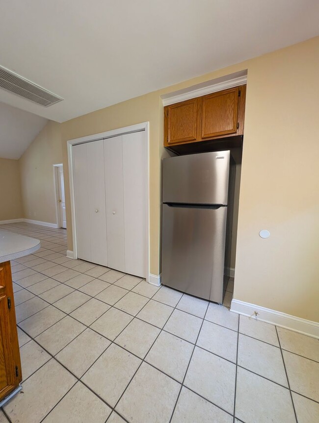 Building Photo - Downtown Cornelius! Minutes from Lake Norman!  2 Bedroom Duplex!  Lawn Care Included!