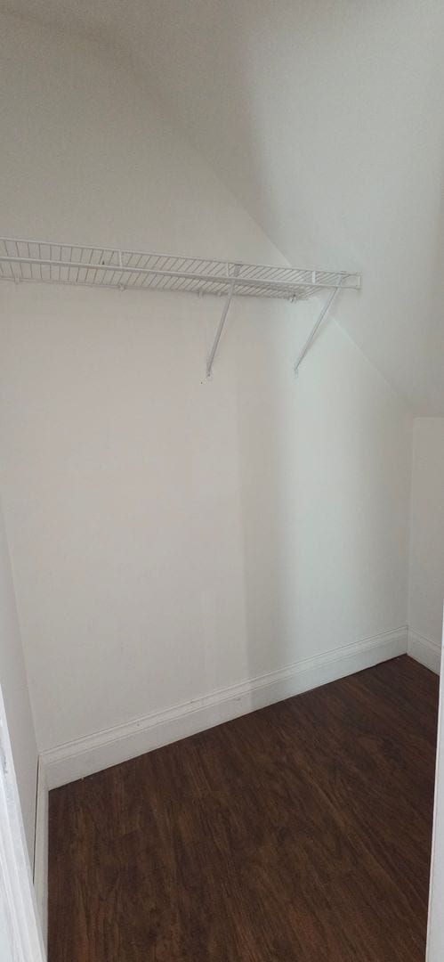 Building Photo - Charming 3-Bed Townhome in Sought-After Si...