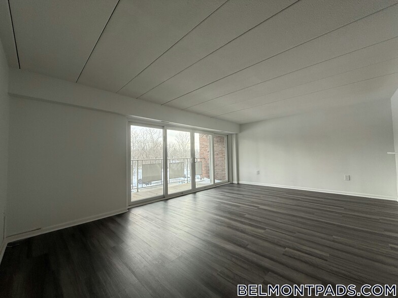 Building Photo - 49 Hill Rd