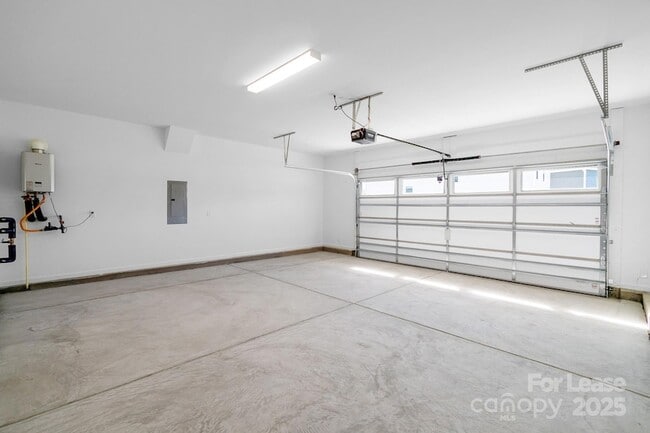 Building Photo - 14028 Penbury Ln