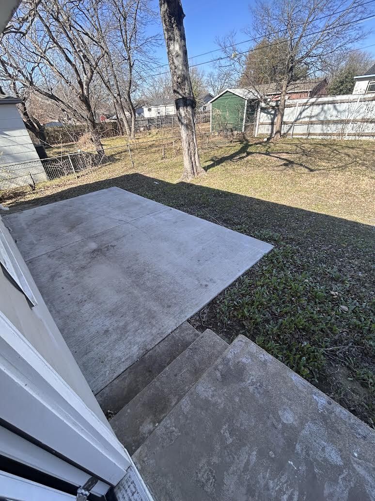 Building Photo - 2301 Cochran St