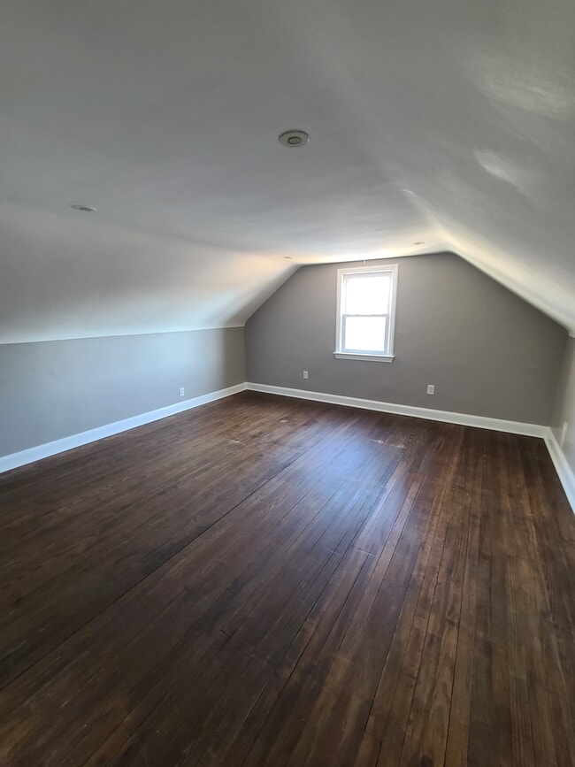 Building Photo - 35 5th Ave