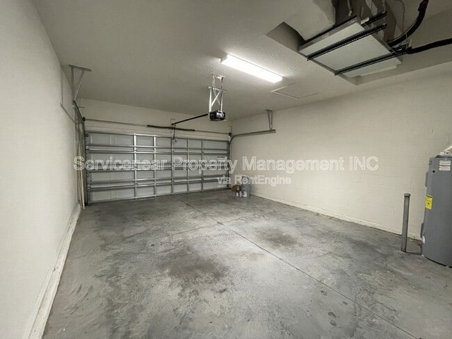 Building Photo - 7844 Stonebrook Cir