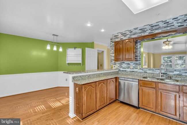 Building Photo - 9354 Sombersby Ct