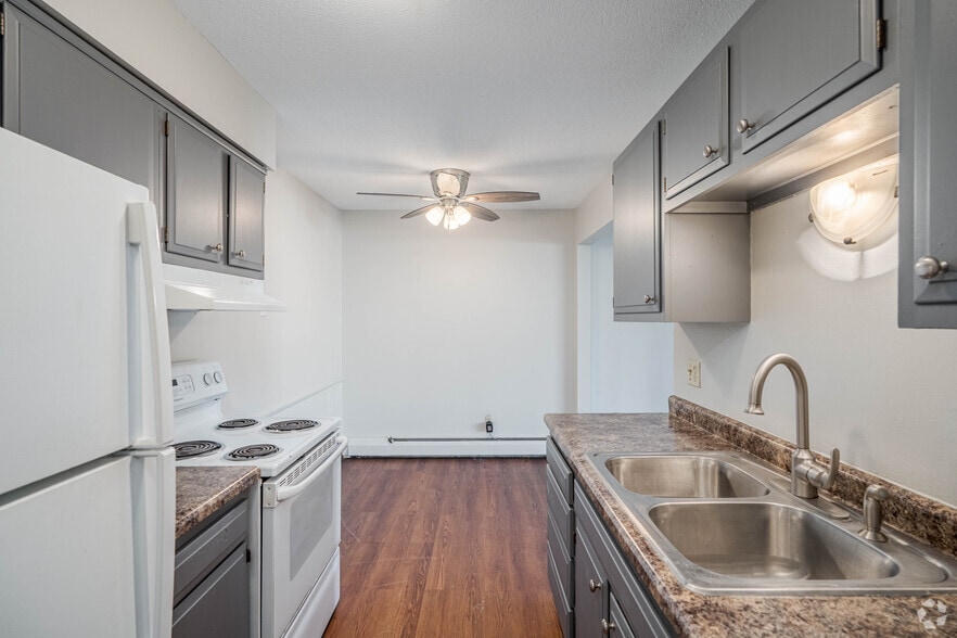 Primary Photo - Edina Manor Apartments