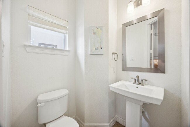 Building Photo - 12247 Oxford Cres Cir