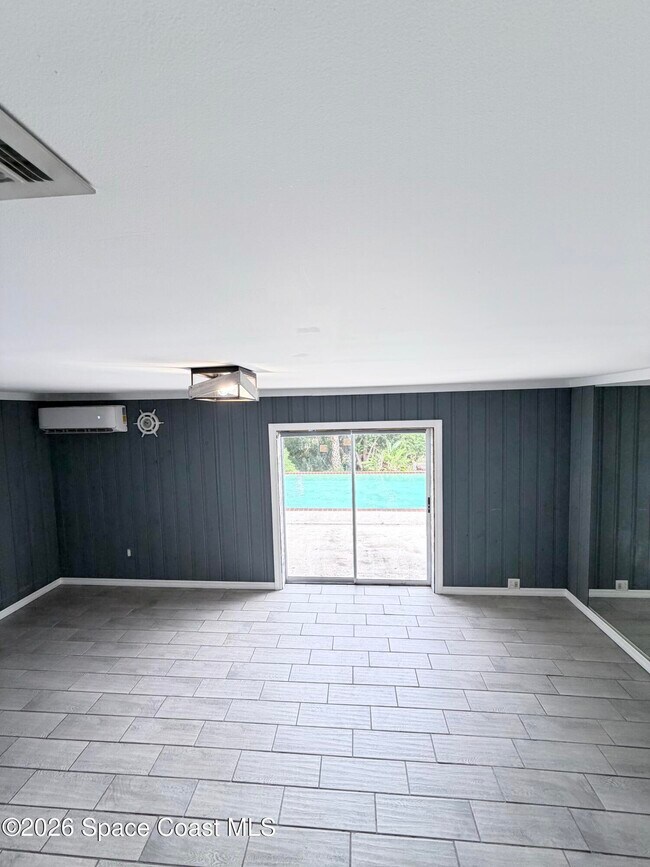 Building Photo - 1717 La Marche Dr