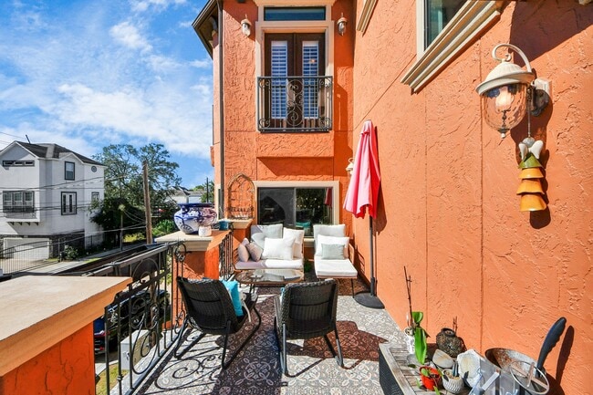 Building Photo - 1141 W 23rd St