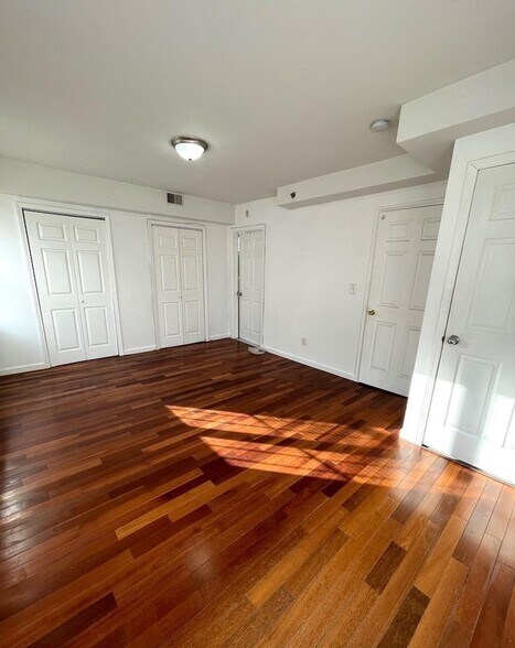 Building Photo - 1118 Buttonwood St