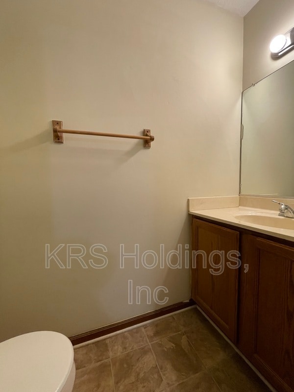 Building Photo - 208 Susan Constant Dr