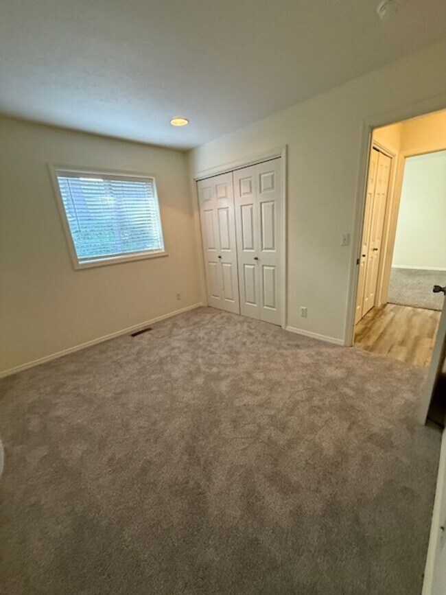 Building Photo - 577 Sunwood Dr NW