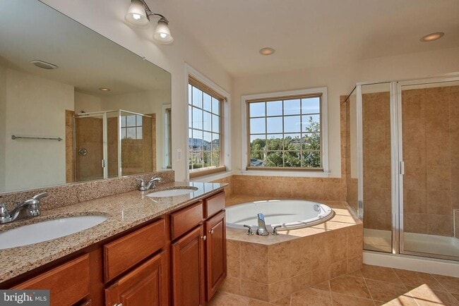 Building Photo - 42649 Macauley Place