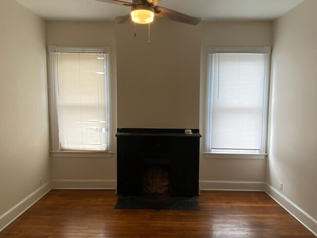 Building Photo - -- APPLICATION PENDING - 3 BR/ 2 BA Large ...