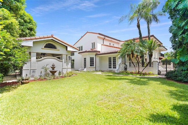 Building Photo - 4403 Monserrate St