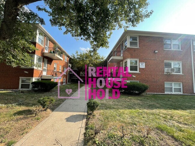 Building Photo - 2 Bedroom 1 Bath Condo-Security Deposit Sl...