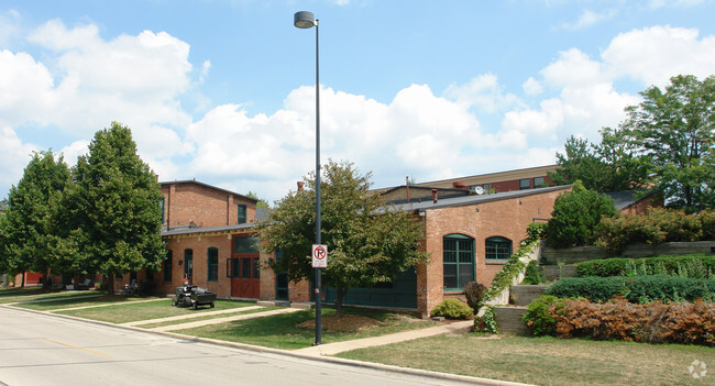 Lawton Foundry Townhomes - Depere Lawton Foundry