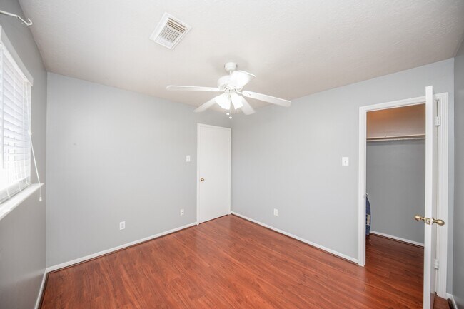 Building Photo - 8231 Chelsea Bend Ct