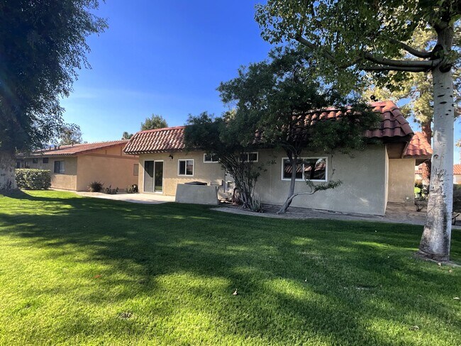 Building Photo - 75325 Pino Dr