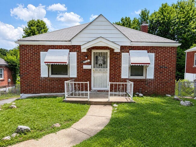 Building Photo - 5218 Fletcher St