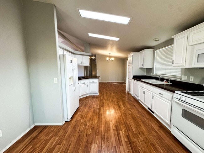 Building Photo - "Well-Maintained 3-Bed, 2-Bath Home in Foothills"!