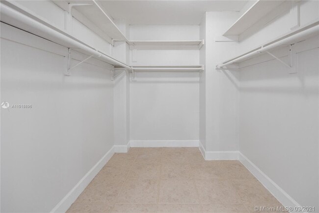 Building Photo - 6901 Edgewater Dr