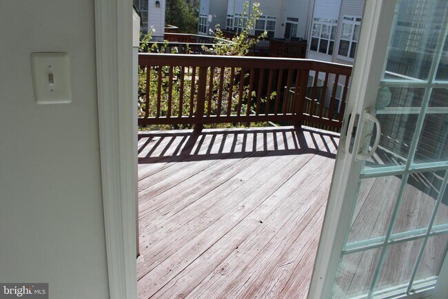 Building Photo - 7337 Oldham Leeds Way