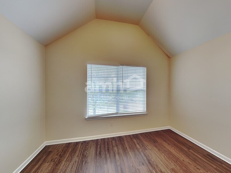 Building Photo - 3511 Umatilla Ln SW