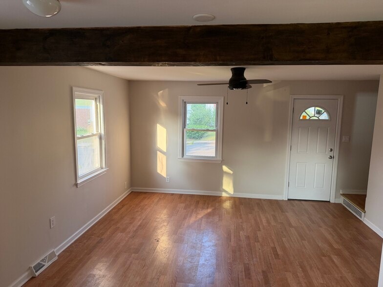 Building Photo - 8 Higbie Dr