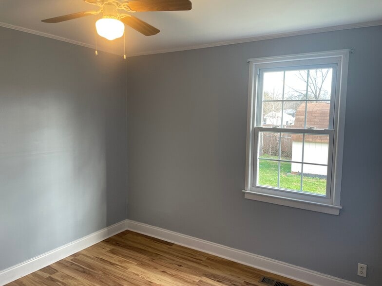 Building Photo - 3400 Fairway Rd