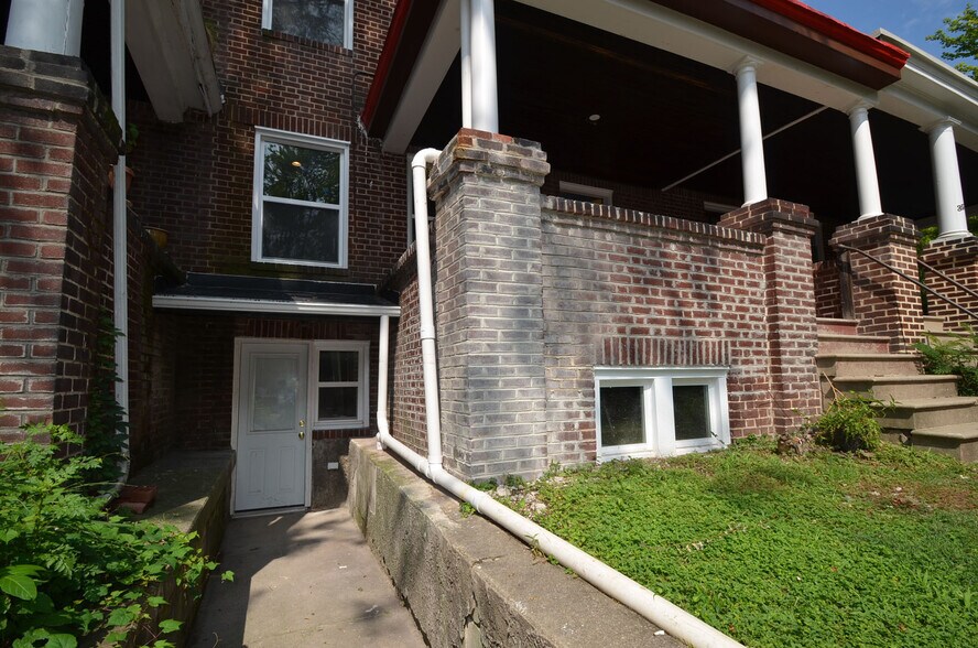 Building Photo - 3130 Guilford Ave