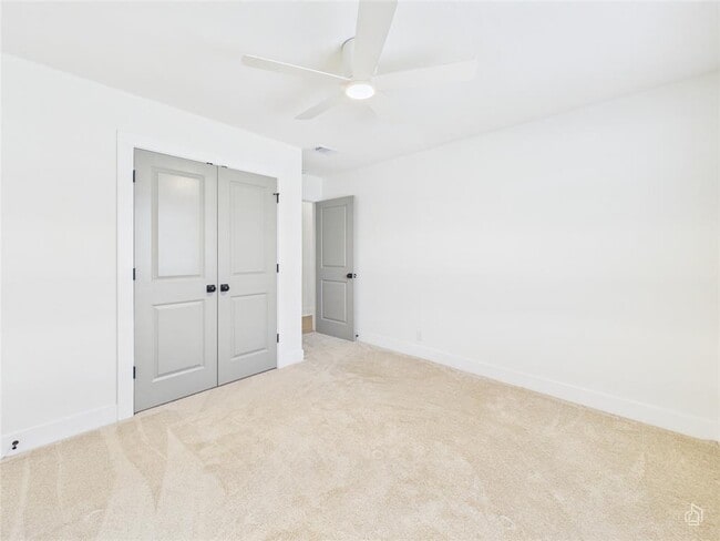 Building Photo - 9400 Longvale Dr