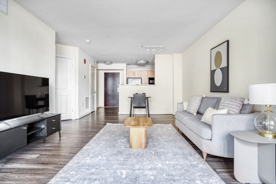 Building Photo - 4835 Cordell Ave