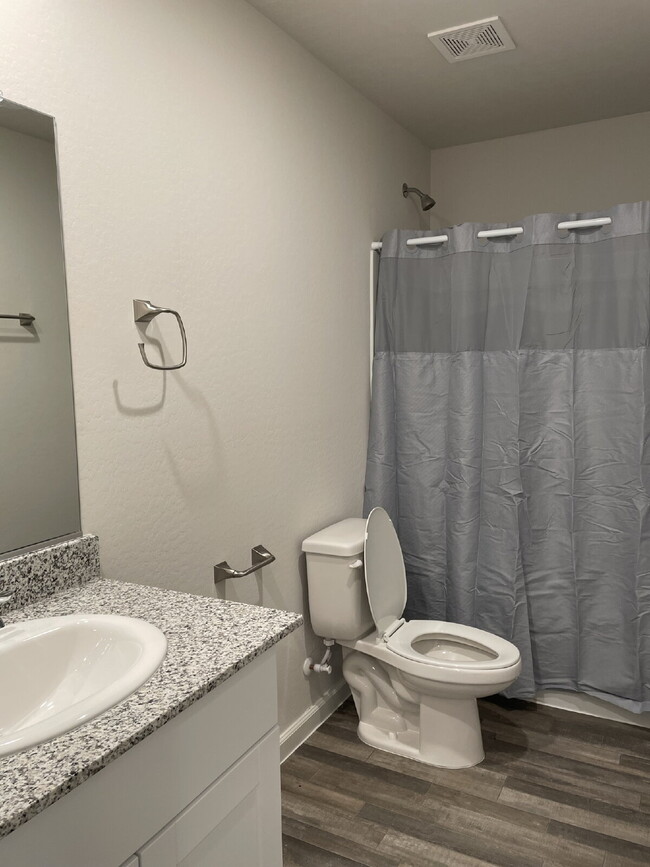 Building Photo - "Spacious 4-Bed Oasis in Coolidge, AZ – 18...
